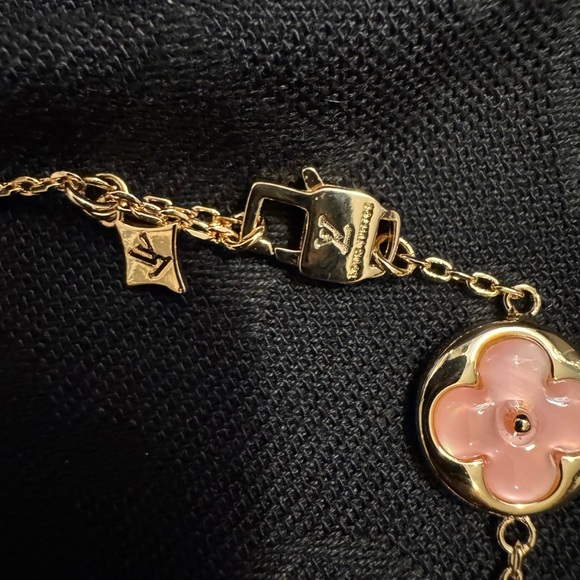 Louis Vuitton LV Pink and Gold Flower Charm Bracelet - Picture 4 of 6